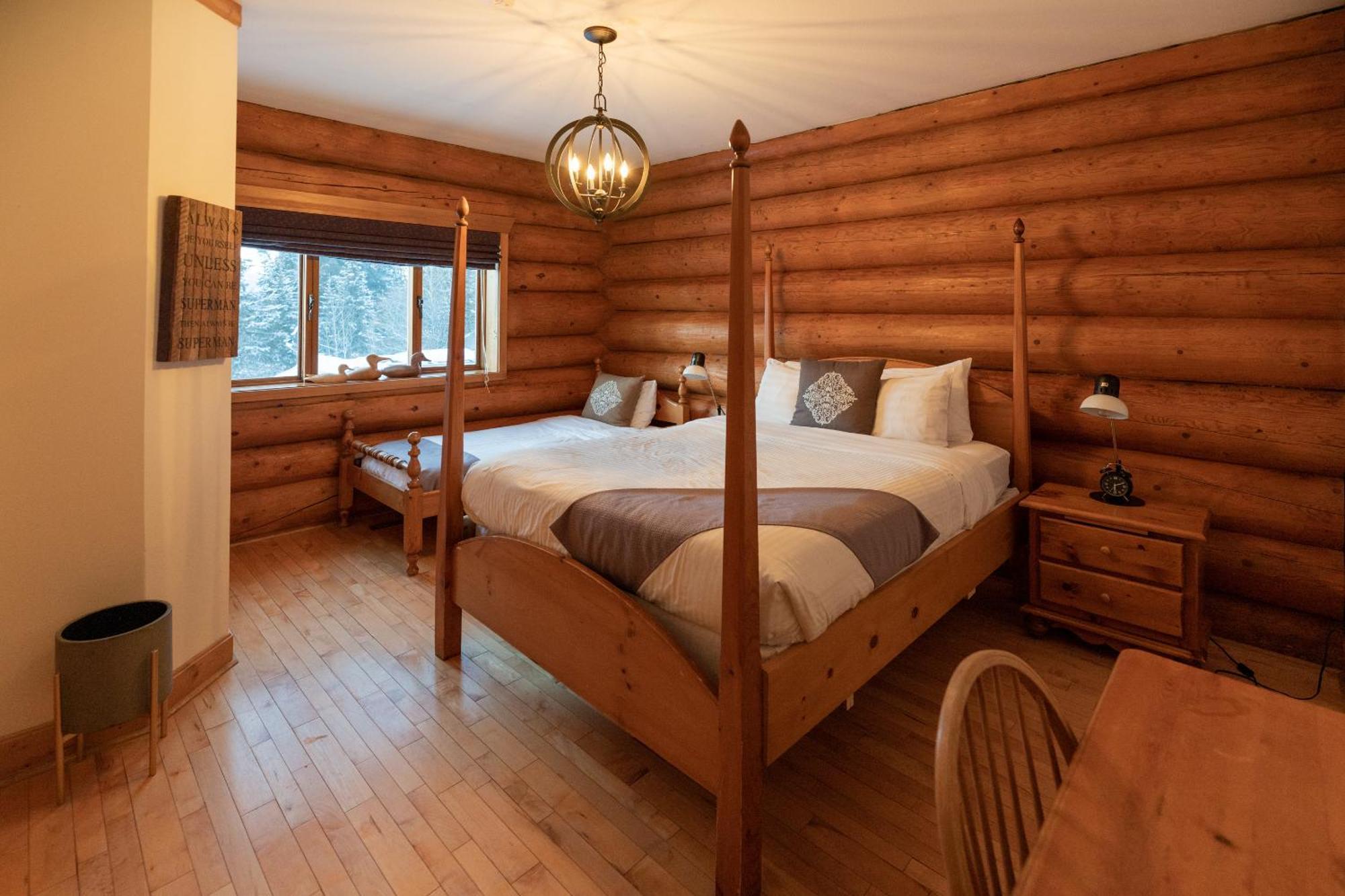 Inn On The Lake - Whitehorse Marsh Lake Room photo