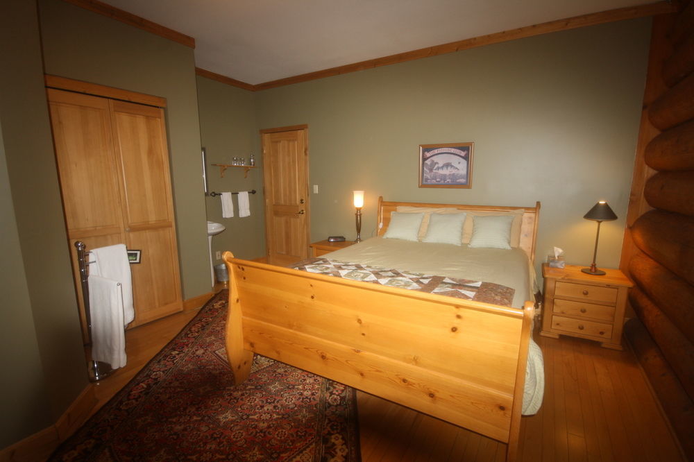 Inn On The Lake - Whitehorse Marsh Lake Exterior photo